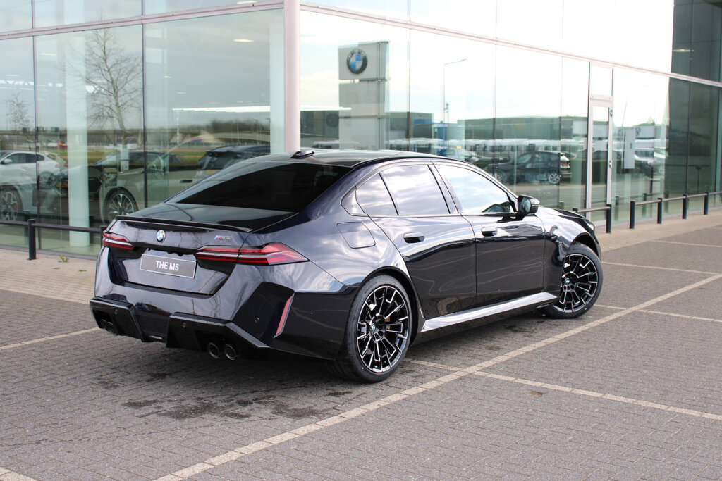 BMW M5 6