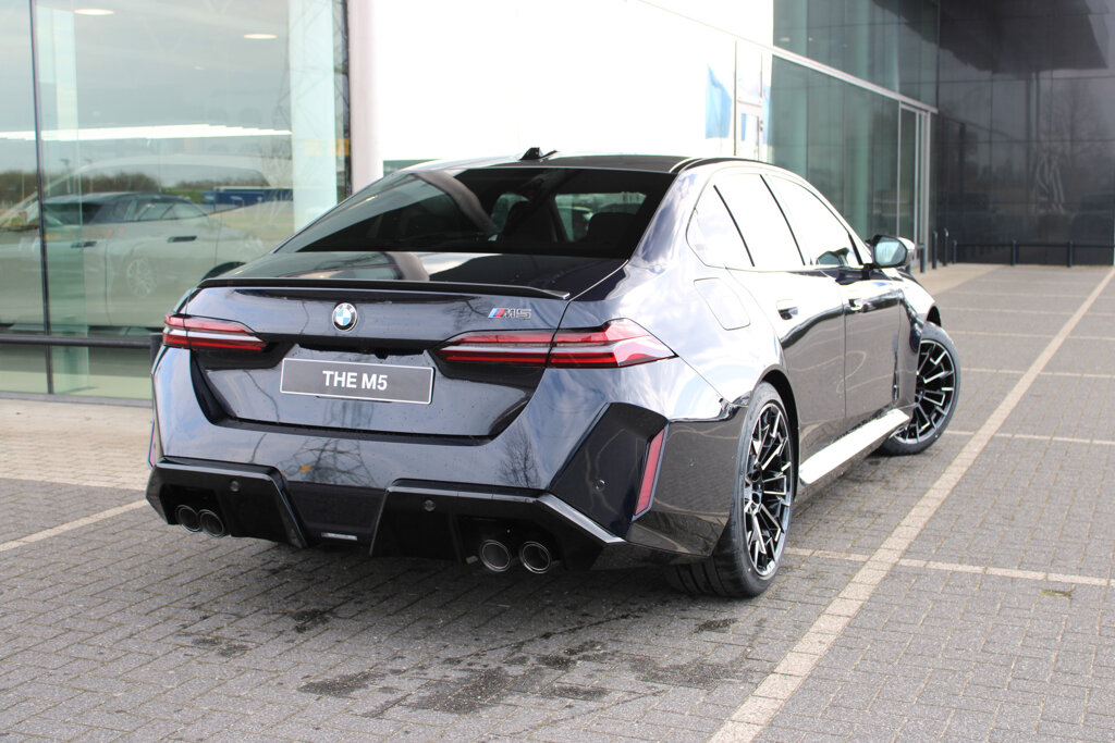 BMW M5 7