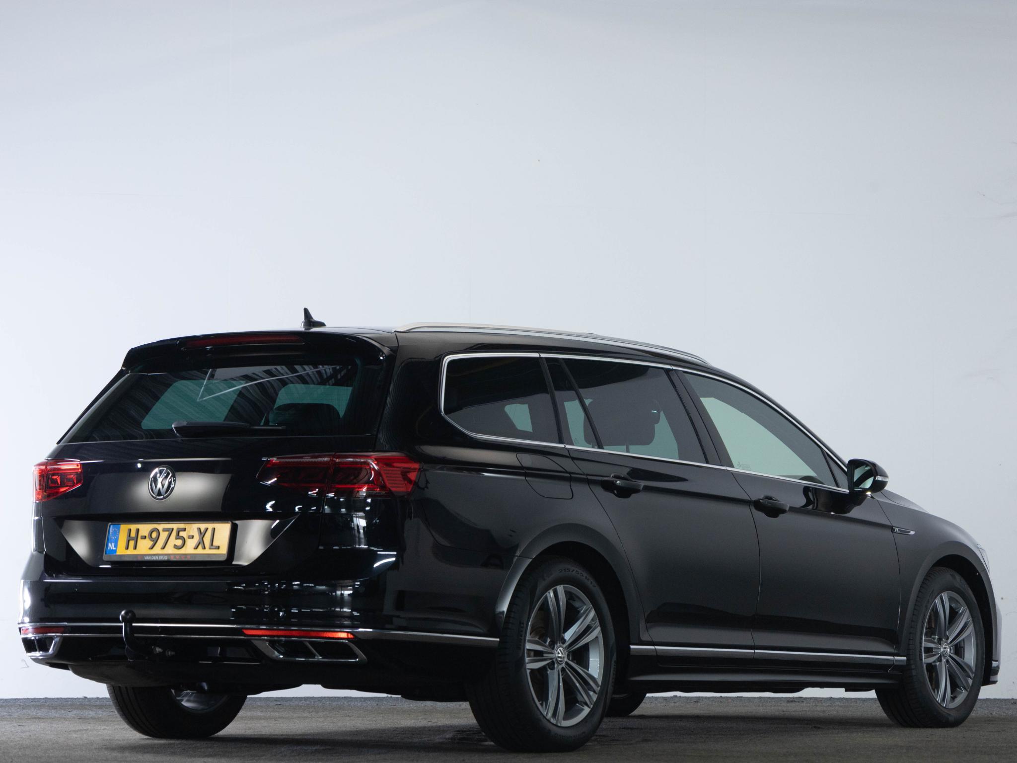 Volkswagen Passat Variant R-Line 1.5 TSI 150 PK DSG - Afbeelding 2