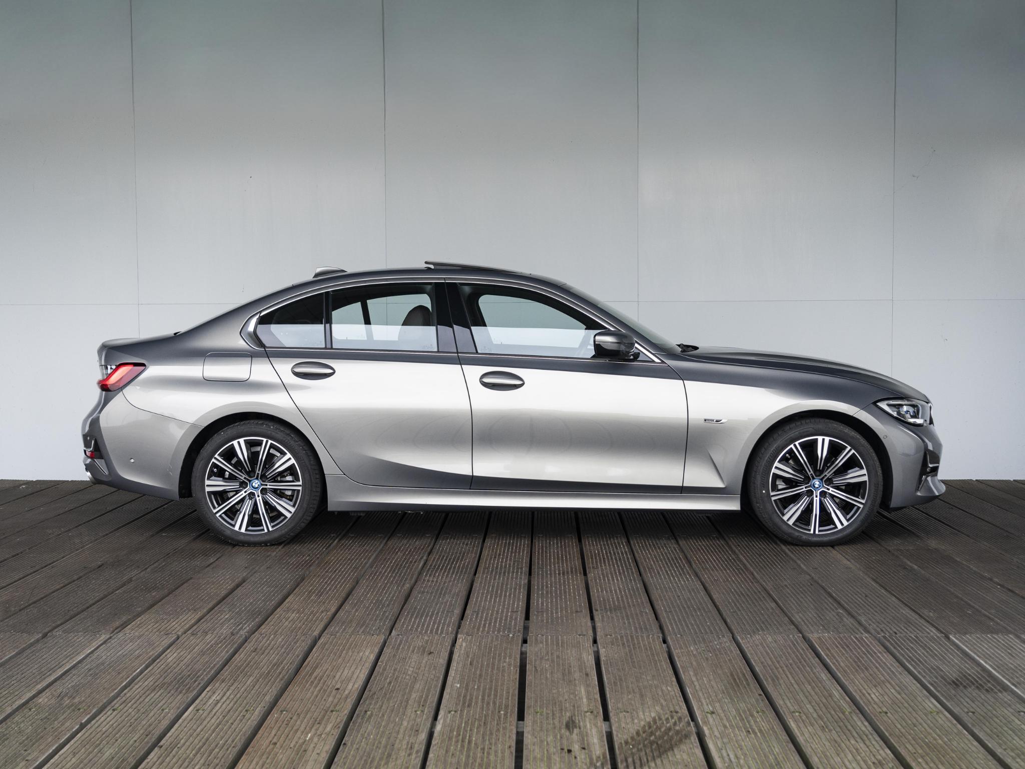 BMW 3 Serie Sedan 320e - Afbeelding 4
