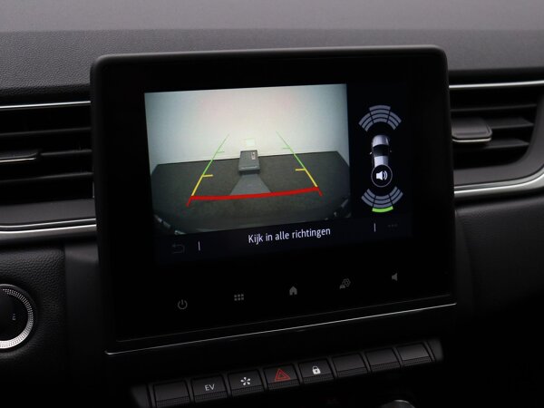 Parkeersensoren achter met achteruitrijcamera en sonische weergave