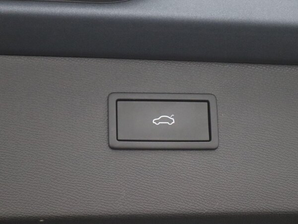 Elektrische bedienbare achterklep incl. voetbediening