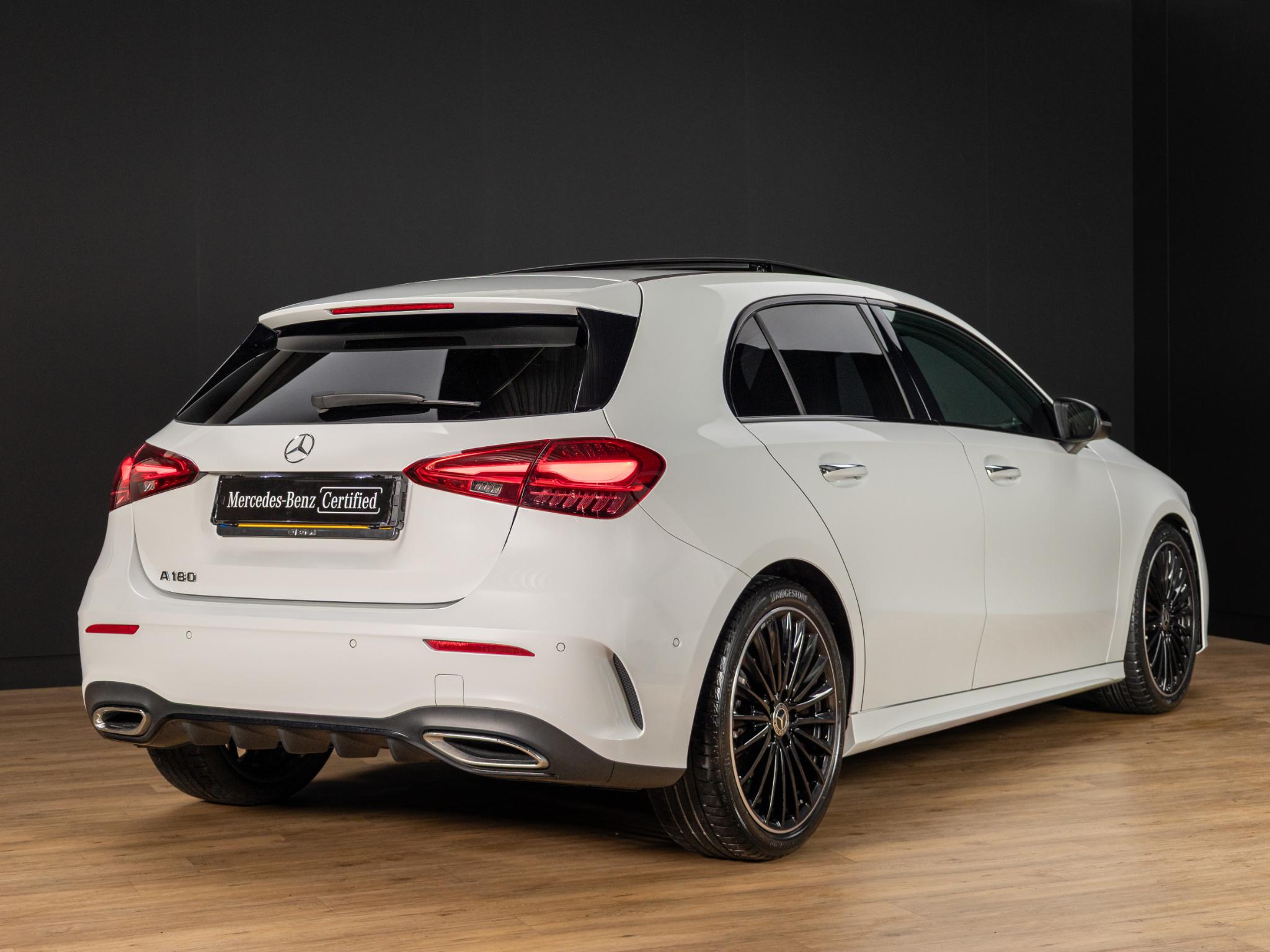 Mercedes-Benz A-Klasse Hatchback 180 AMG Line - Afbeelding 2