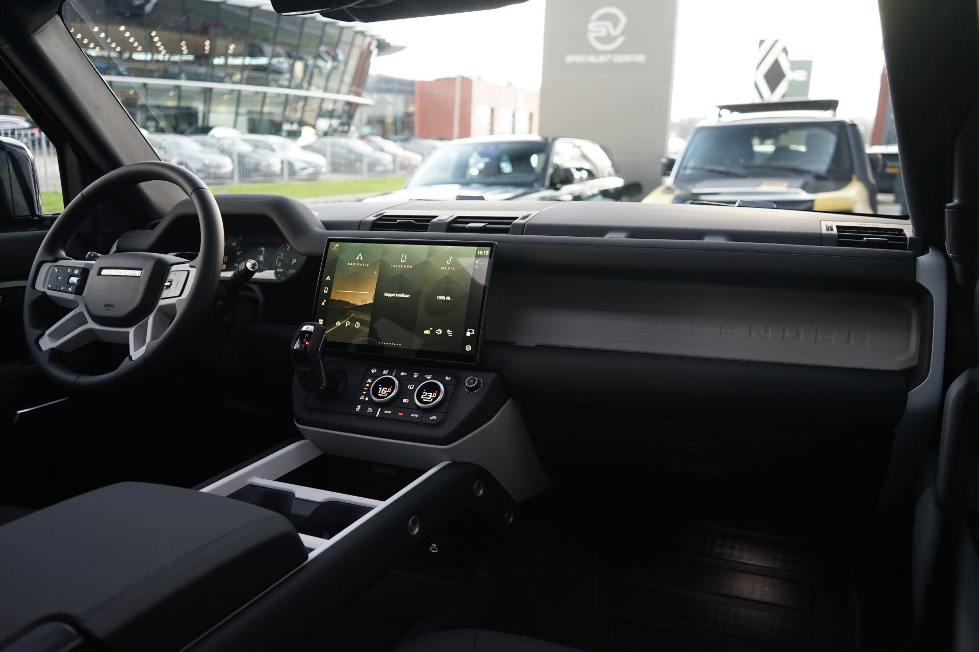 Land Rover Defender 110 P300e 110 Forest Edition - Afbeelding 3