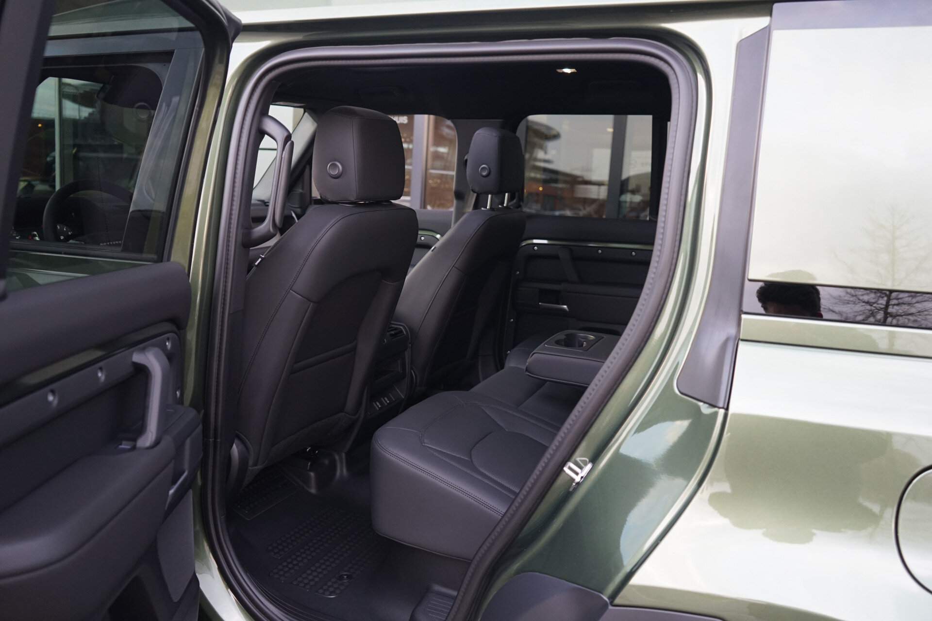 Land Rover Defender 110 P300e 110 Forest Edition - Afbeelding 5