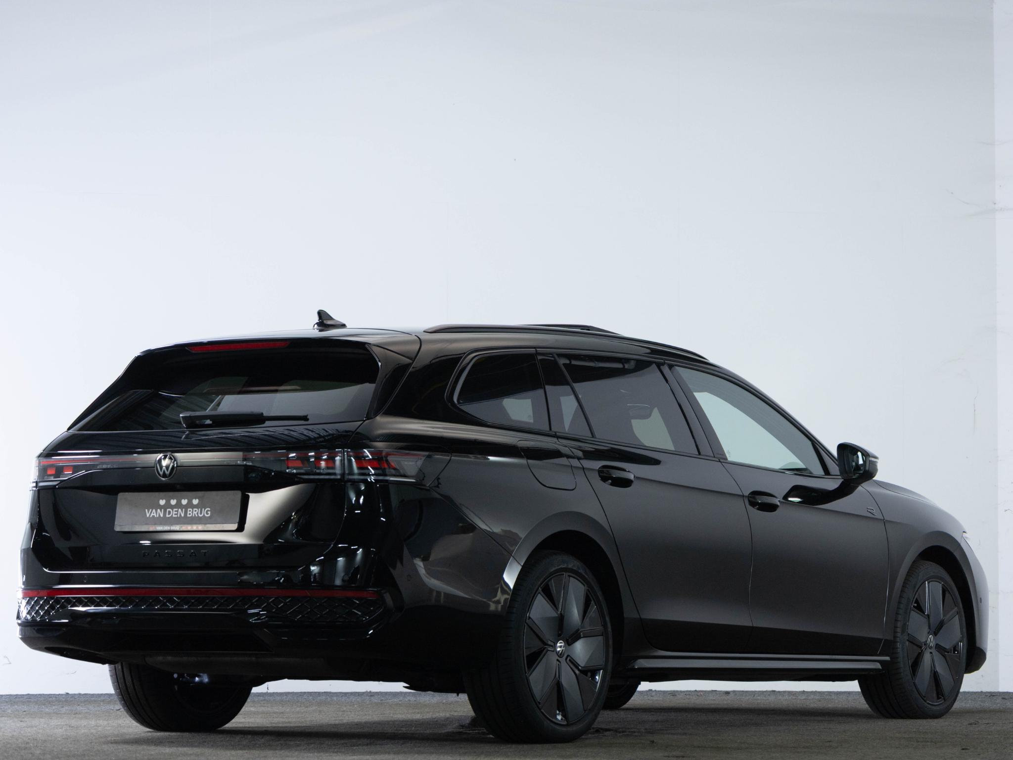 Volkswagen Passat Variant R-Line 1.5 eHybrid 272 PK - Afbeelding 2