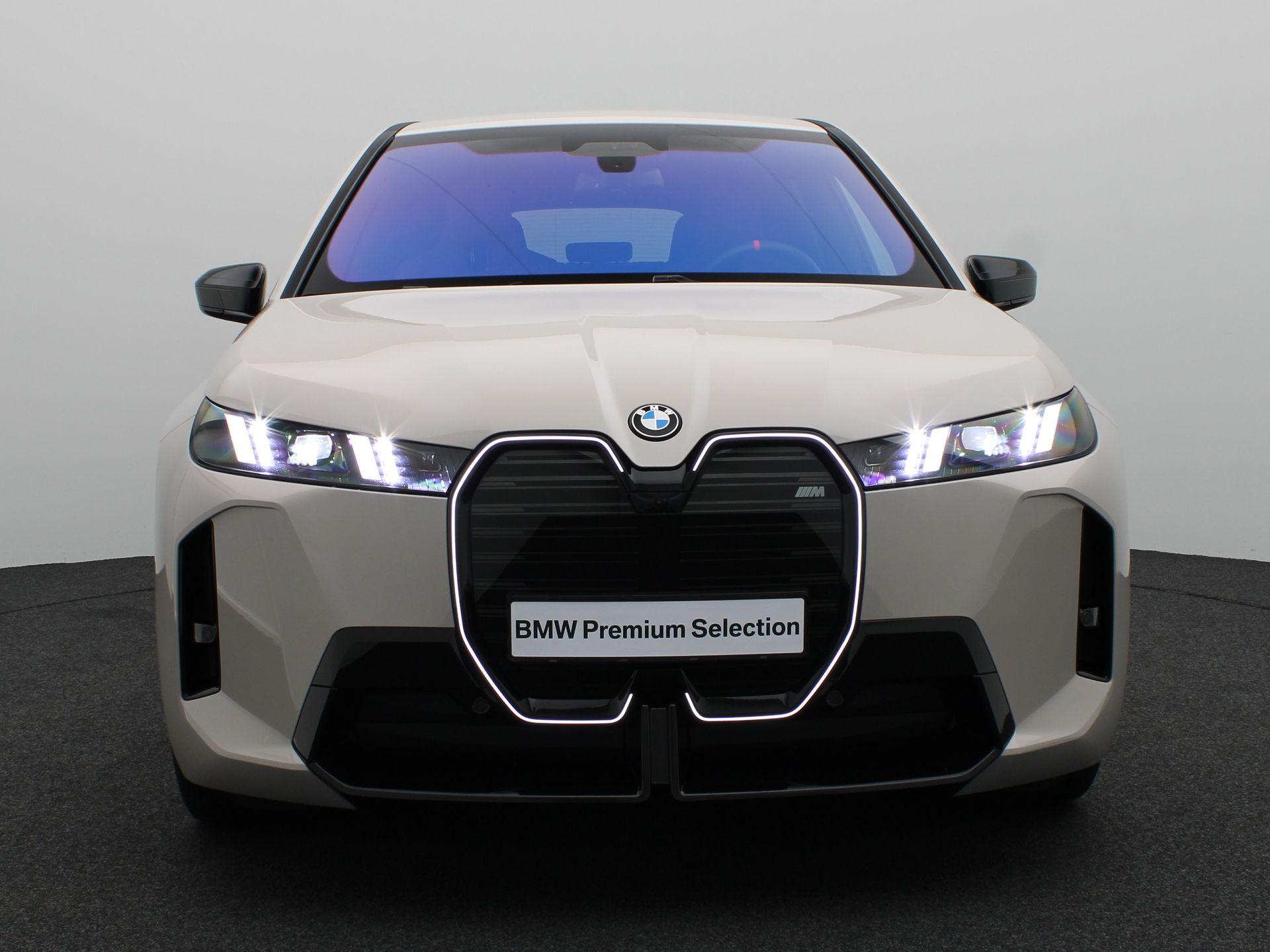 BMW iX xDrive M70 112 kWh - Afbeelding 3