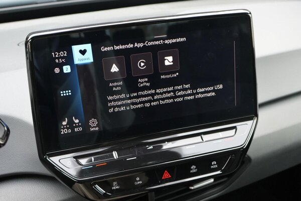 Apple Carplay/Android Auto Apple Carplay/Android Auto