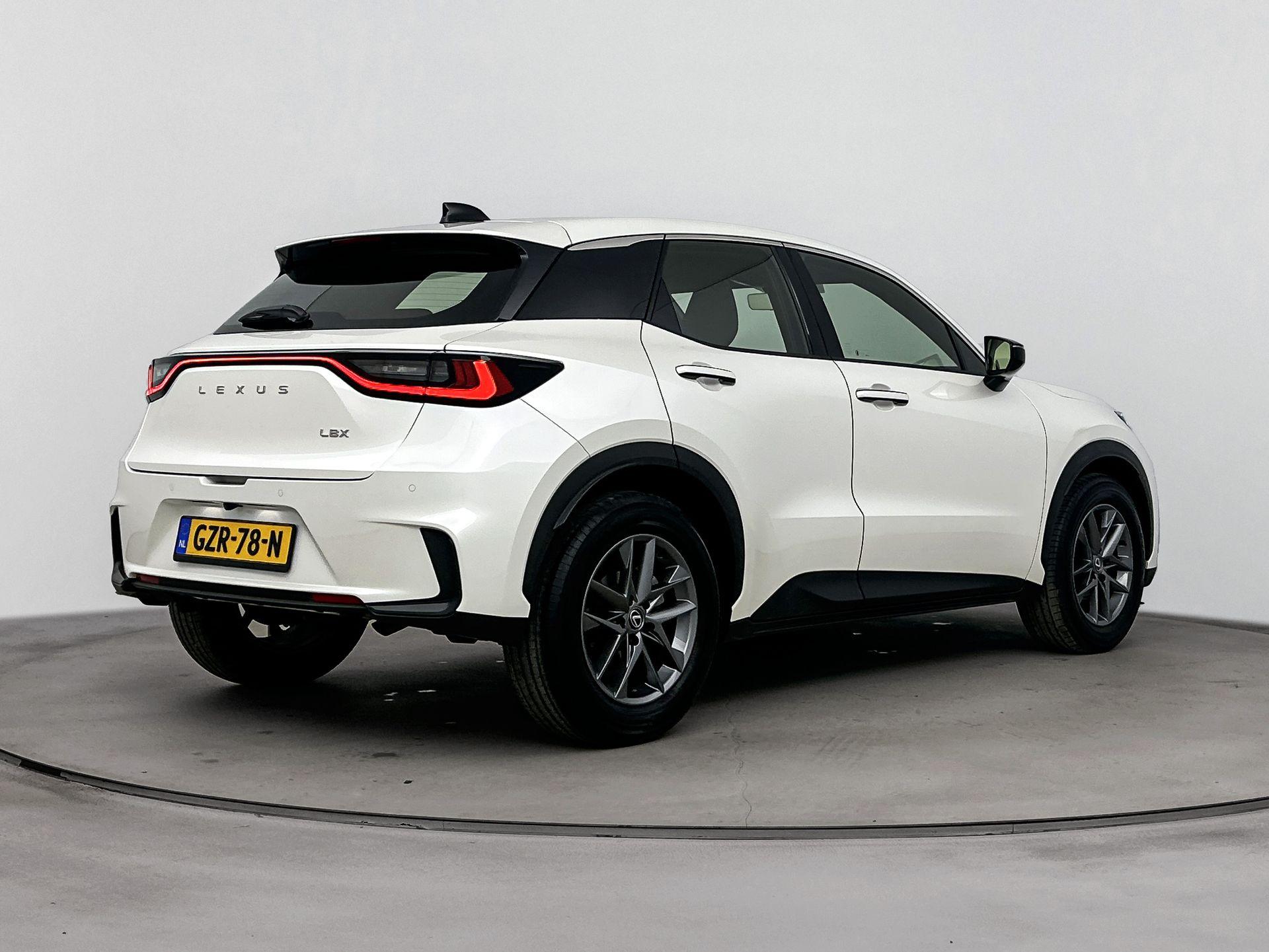 Lexus LBX BUSINESS LINE 2WD - Afbeelding 3