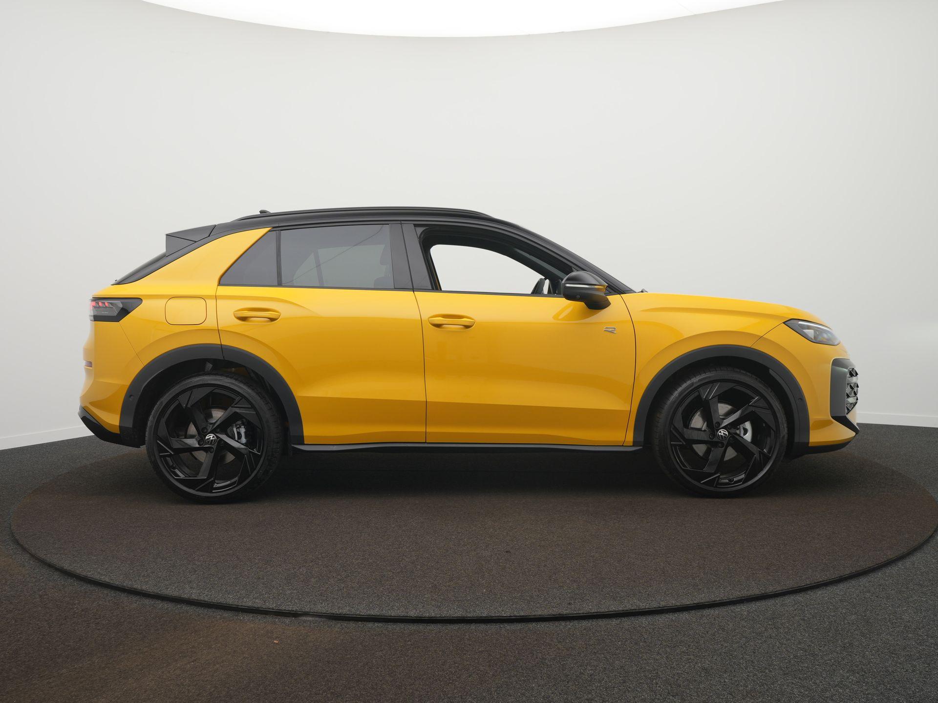 Volkswagen T-Roc R-Line First Edition 1.5 eTSI 110 kW / 150 PK SUV  - Afbeelding 4