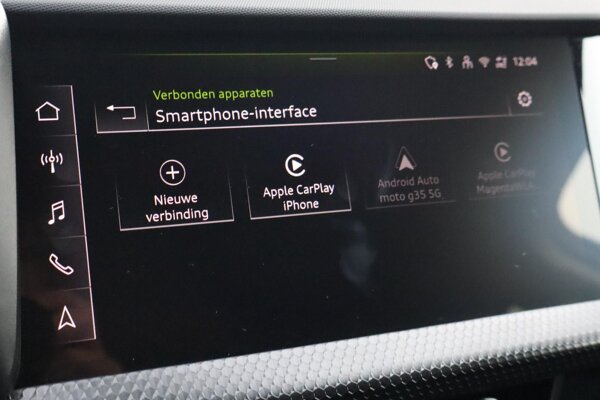 Apple Carplay/Android Auto Apple Carplay/Android Auto