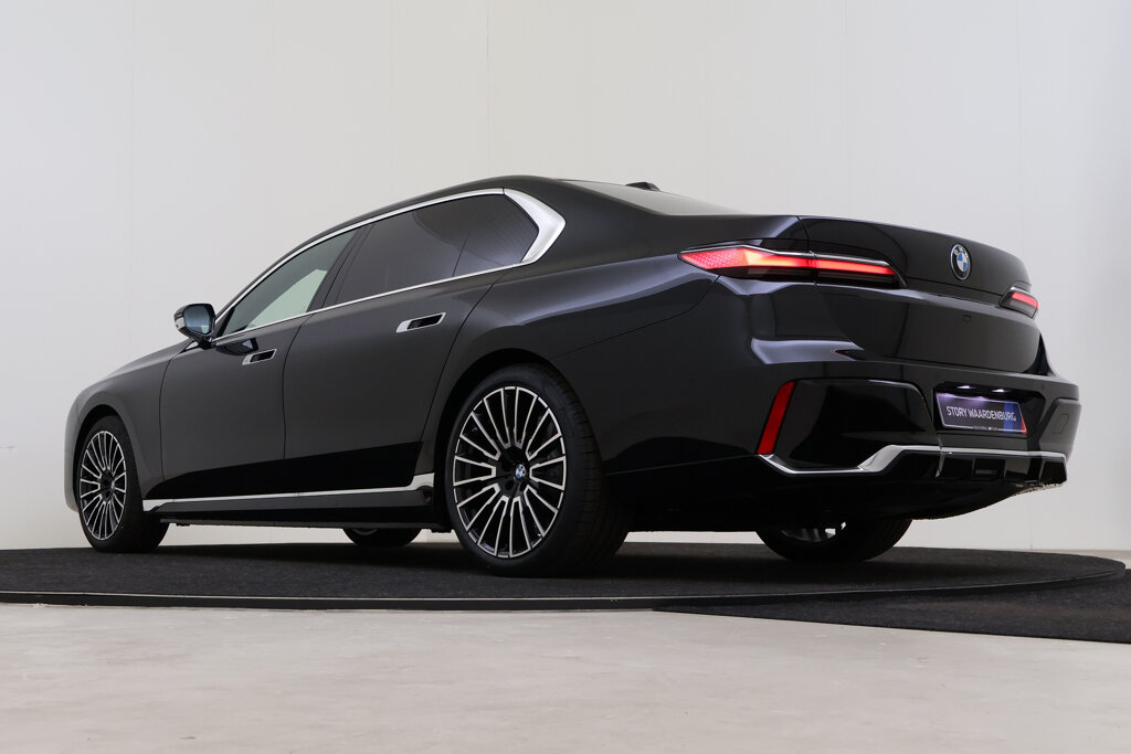 BMW i7 11