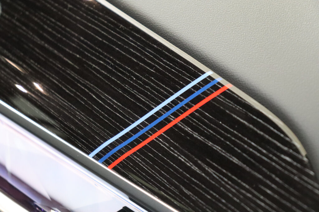 BMW i7 16