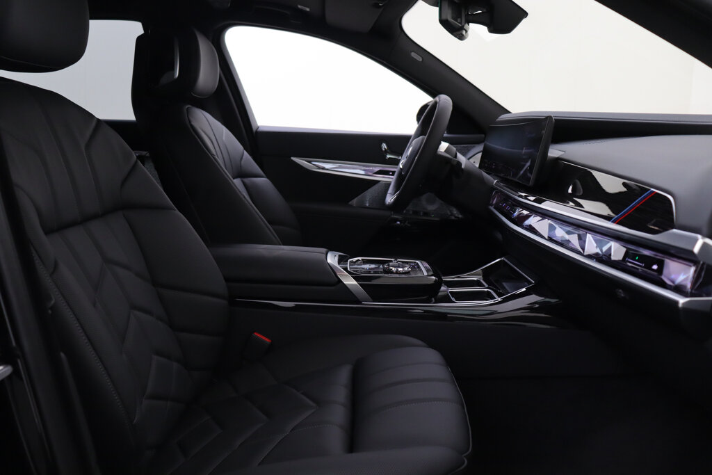 BMW i7 18