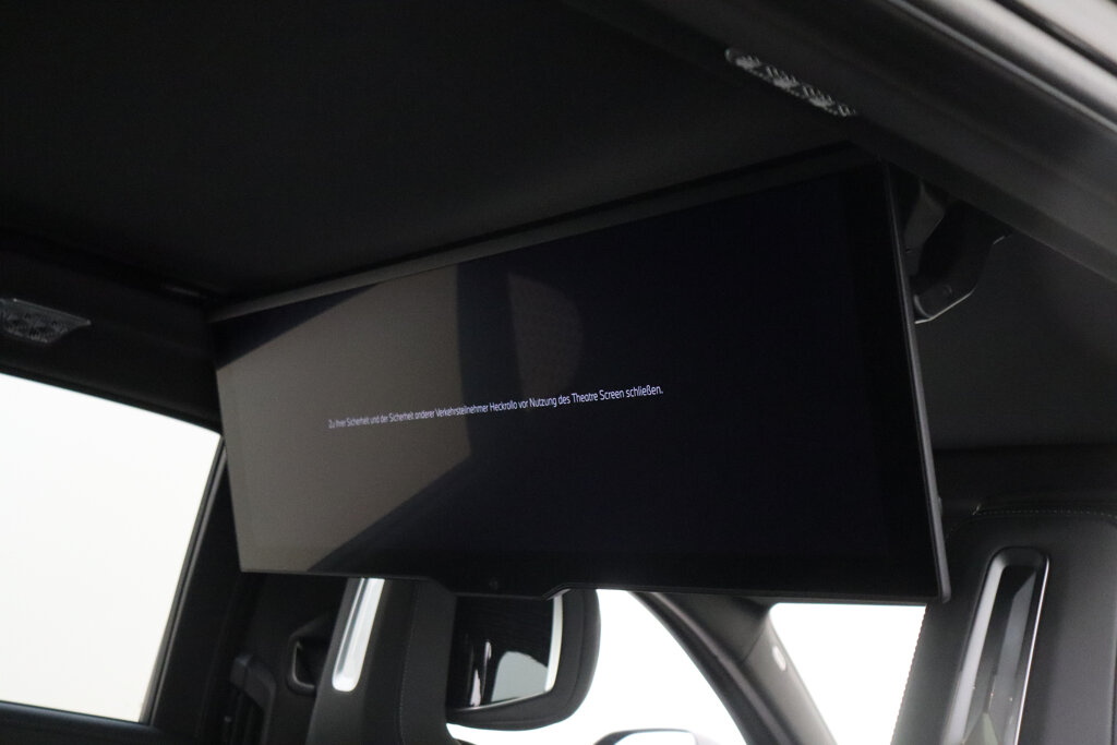 BMW i7 24