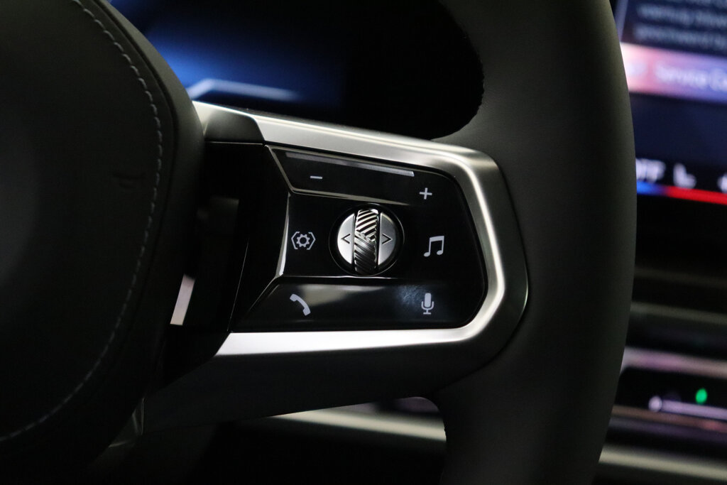 BMW i7 30