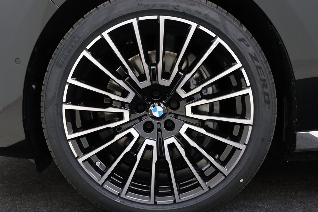 BMW i7 60