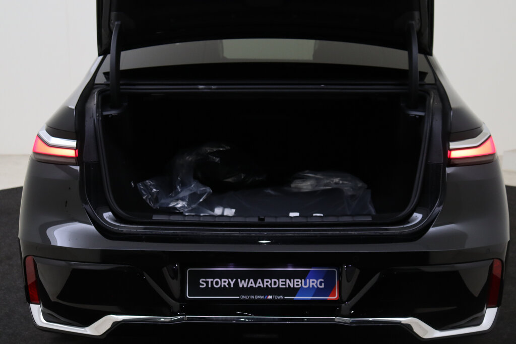 BMW i7 61