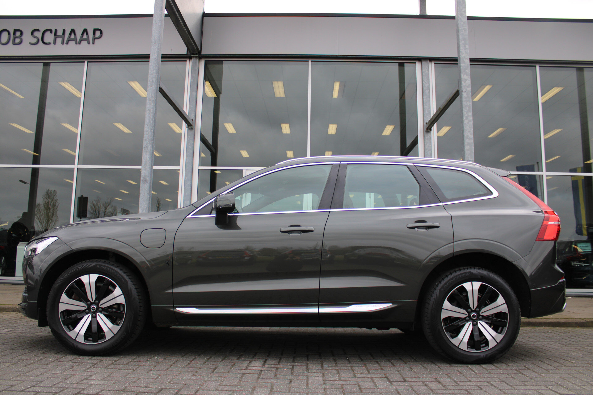 Volvo XC60 T8 Twin Engine AWD Momentum Pro - Afbeelding 2