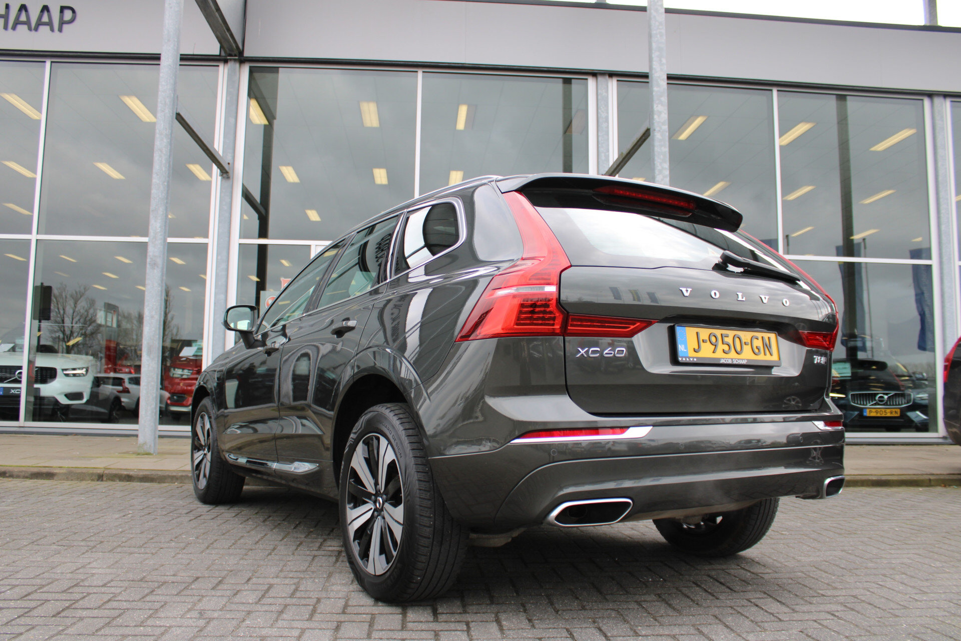 Volvo XC60 T8 Twin Engine AWD Momentum Pro - Afbeelding 3