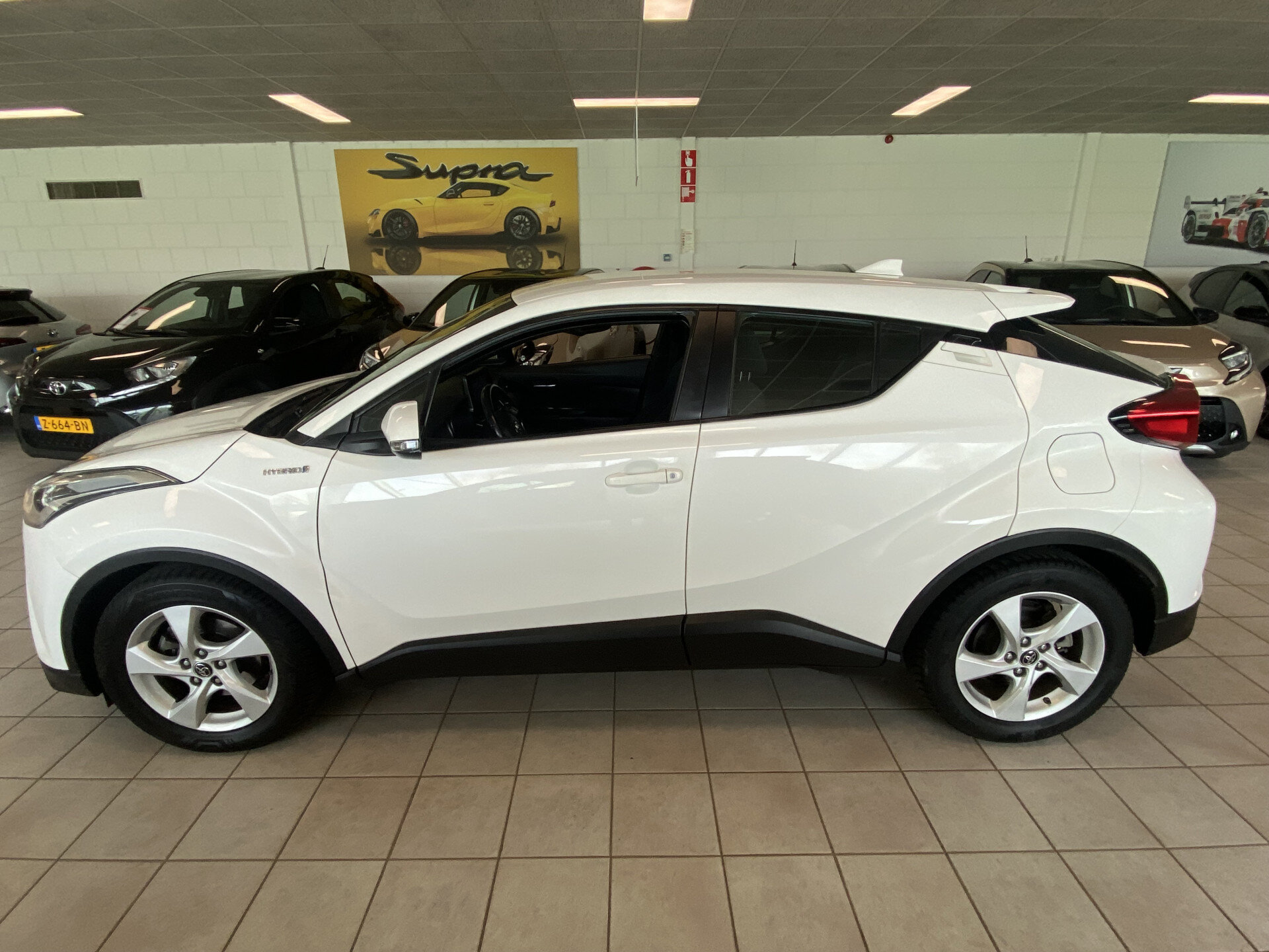 Toyota C-HR 1.8 Hybrid Dynamic - Afbeelding 2