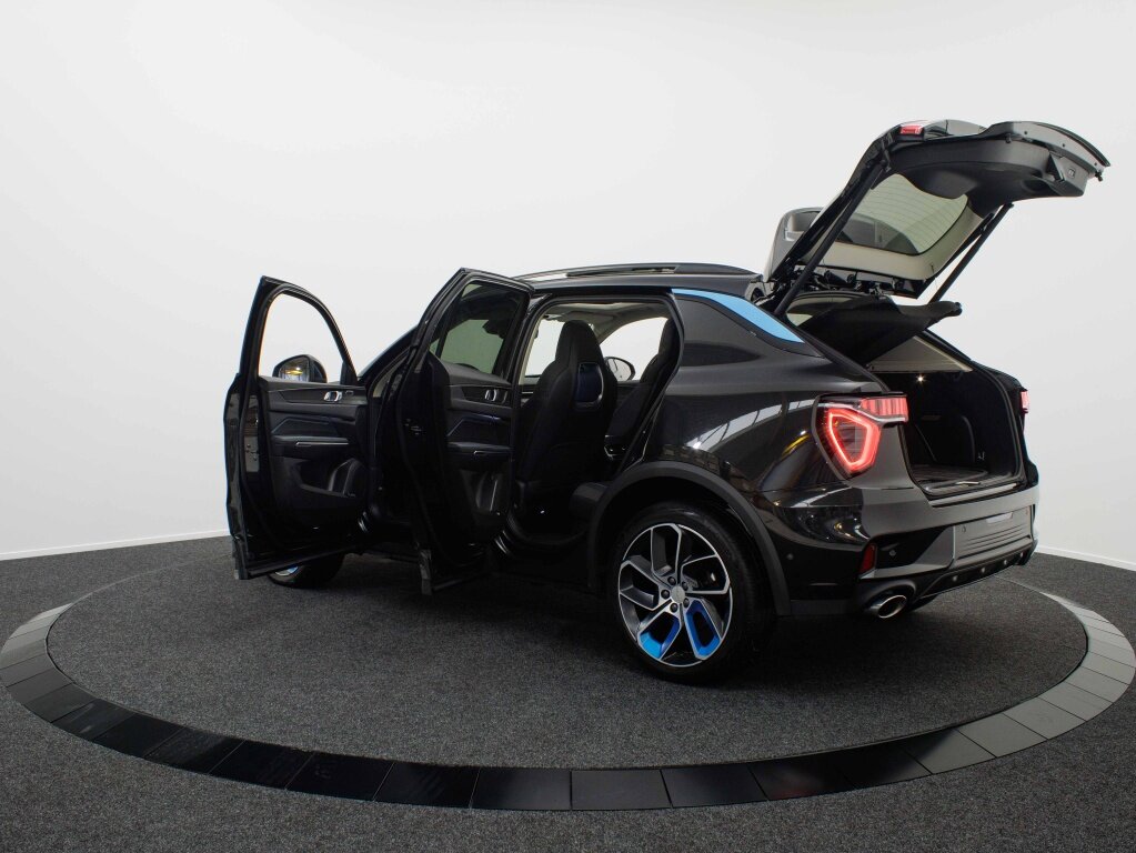 Lynk & Co 01 1.5 PHEV 261 PK | Trekhaak | 360 graden camera | Panoramadak | N - Afbeelding 3