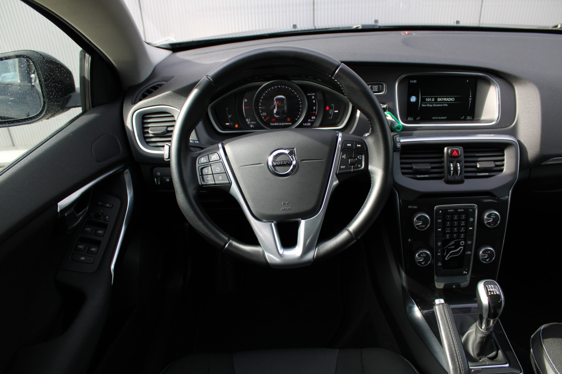 Volvo V40 T3 Nordic+ - Afbeelding 2