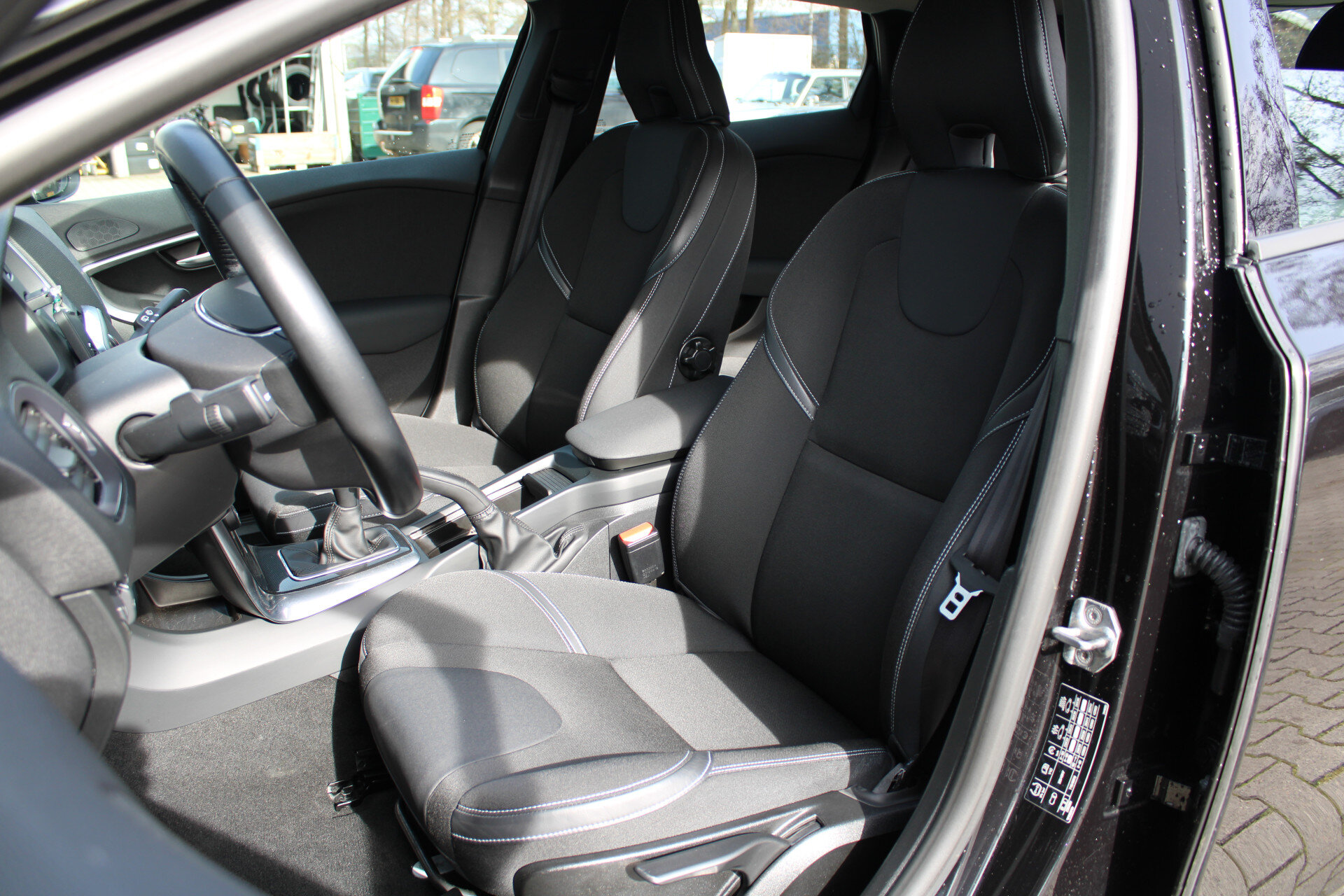 Volvo V40 T3 Nordic+ - Afbeelding 4