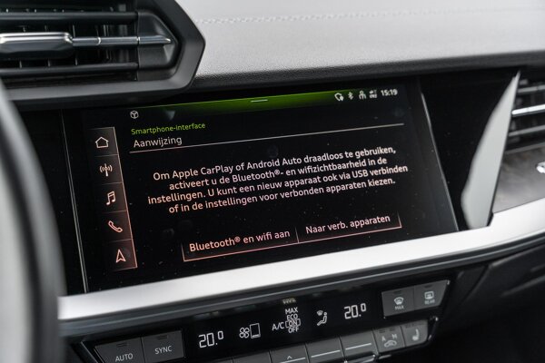Apple Carplay/Android Auto