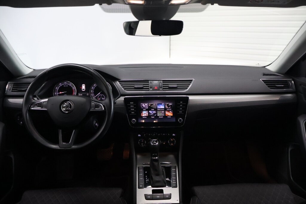 Škoda Superb Combi 1.5 TSI Business Edition DSG | Navigatie | Matrix LED | Camera - Afbeelding 2