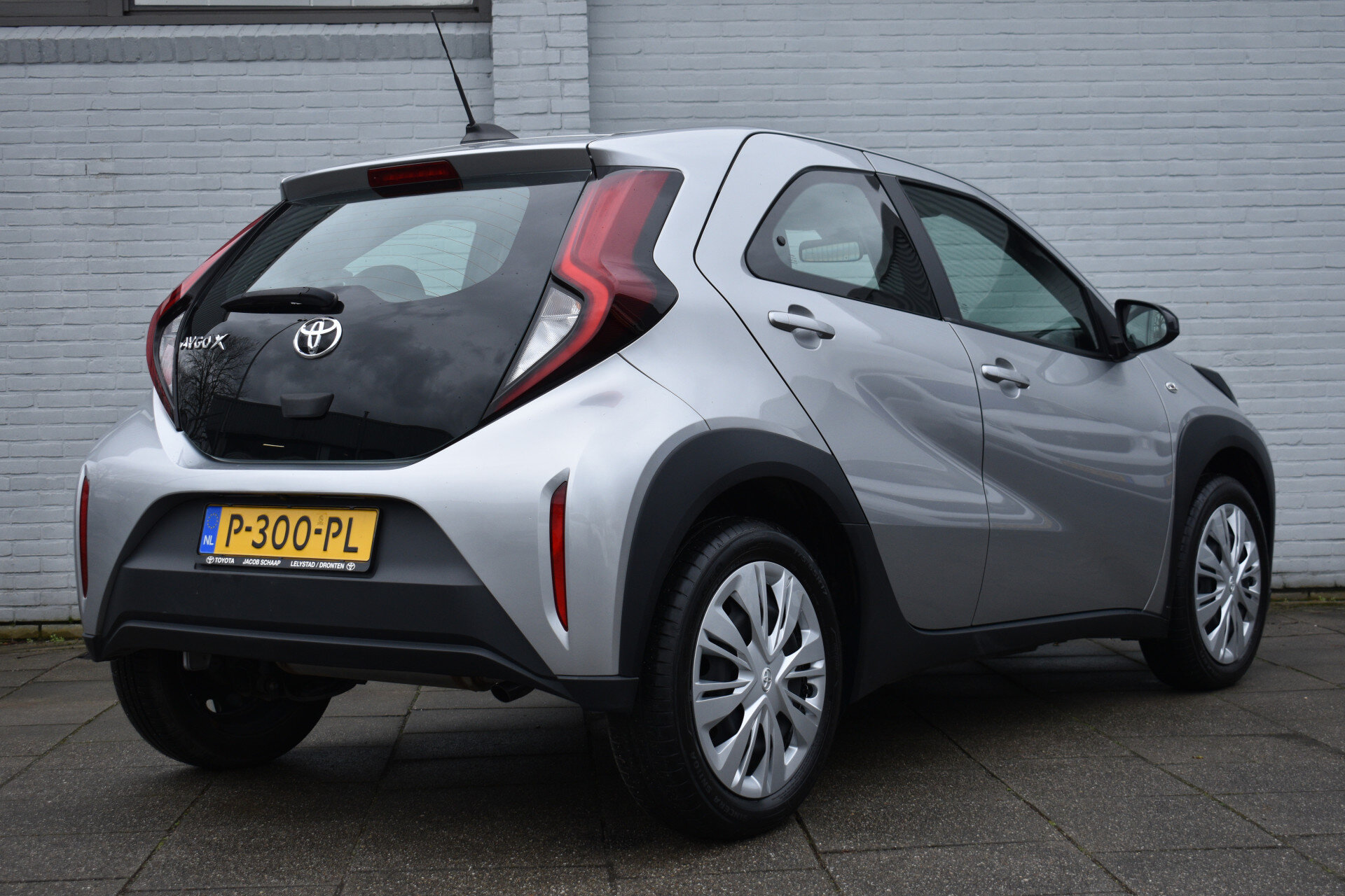 Toyota Aygo X 1.0 VVT-i S-CVT Play Automaat 72pk - Afbeelding 3