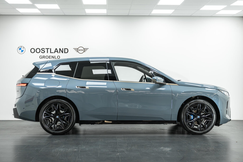 BMW iX 7