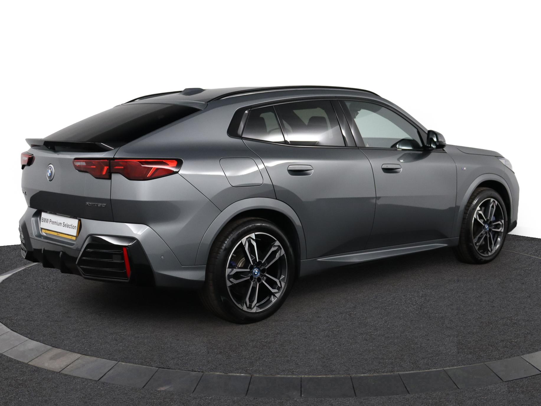 BMW iX2 xDrive30 67 kWh - Afbeelding 2