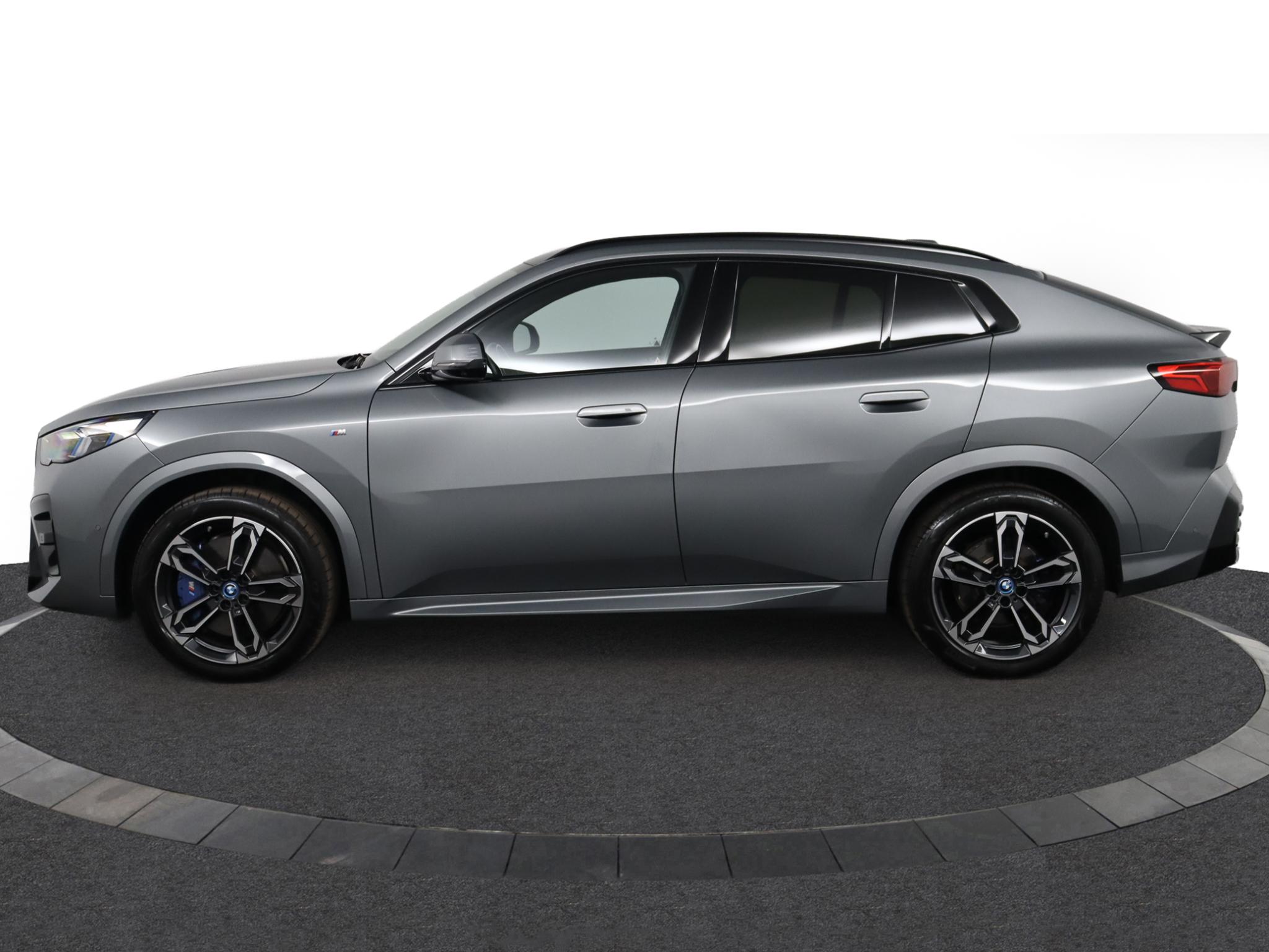 BMW iX2 xDrive30 67 kWh - Afbeelding 3