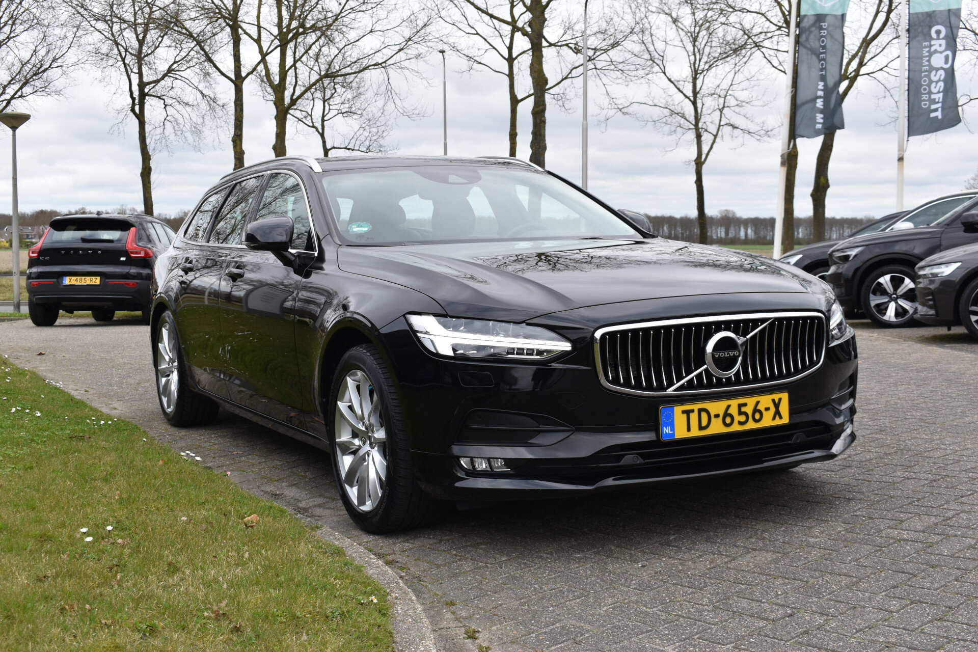 Volvo V90 T4 190PK Automaat Momentum - Afbeelding 2