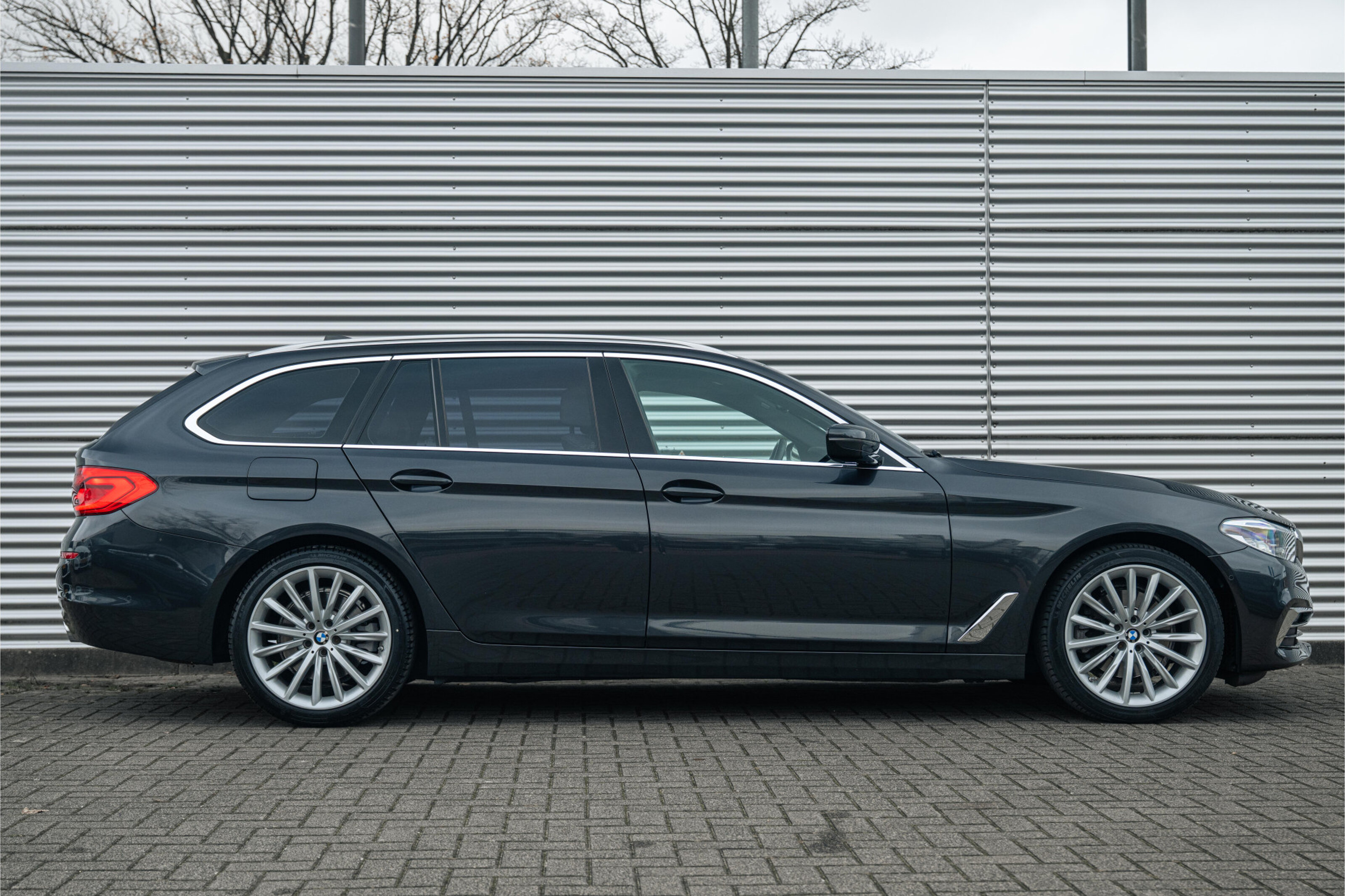 BMW 5 Serie Touring 520i High Executive Luxury Line Automaat