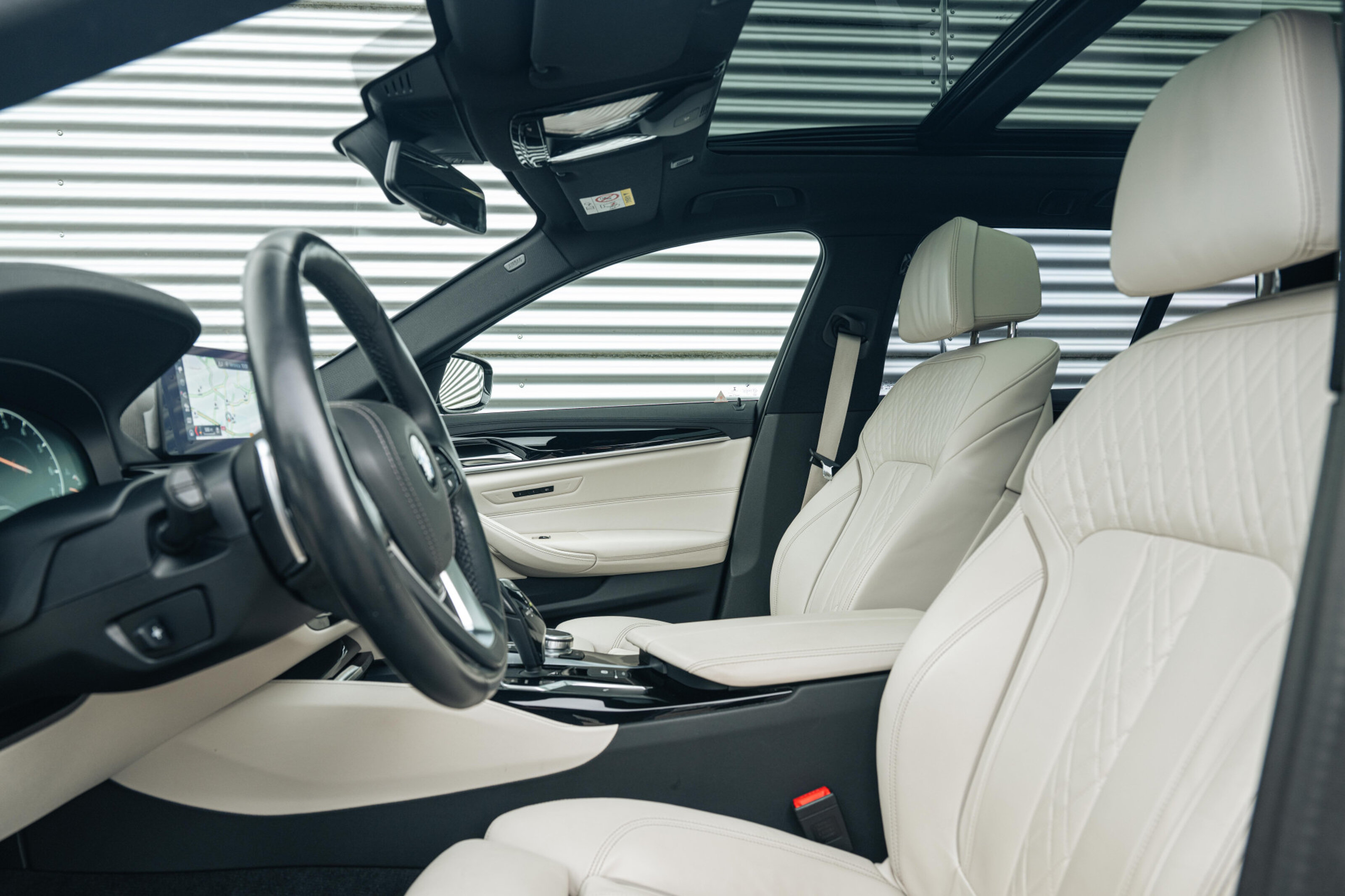 BMW 5 Serie Touring 520i High Executive Luxury Line Automaat