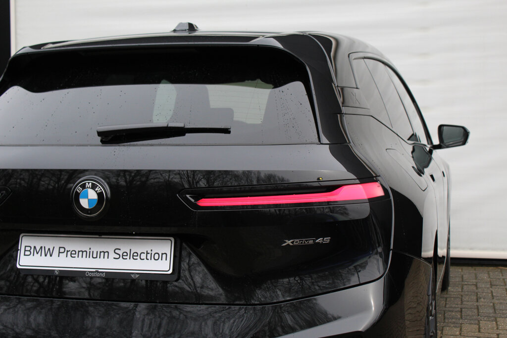 BMW iX 11