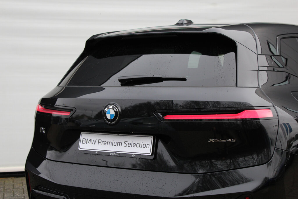 BMW iX 16