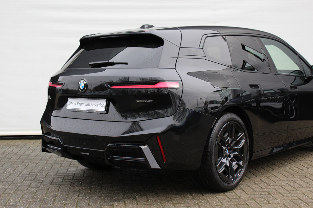 BMW iX 21