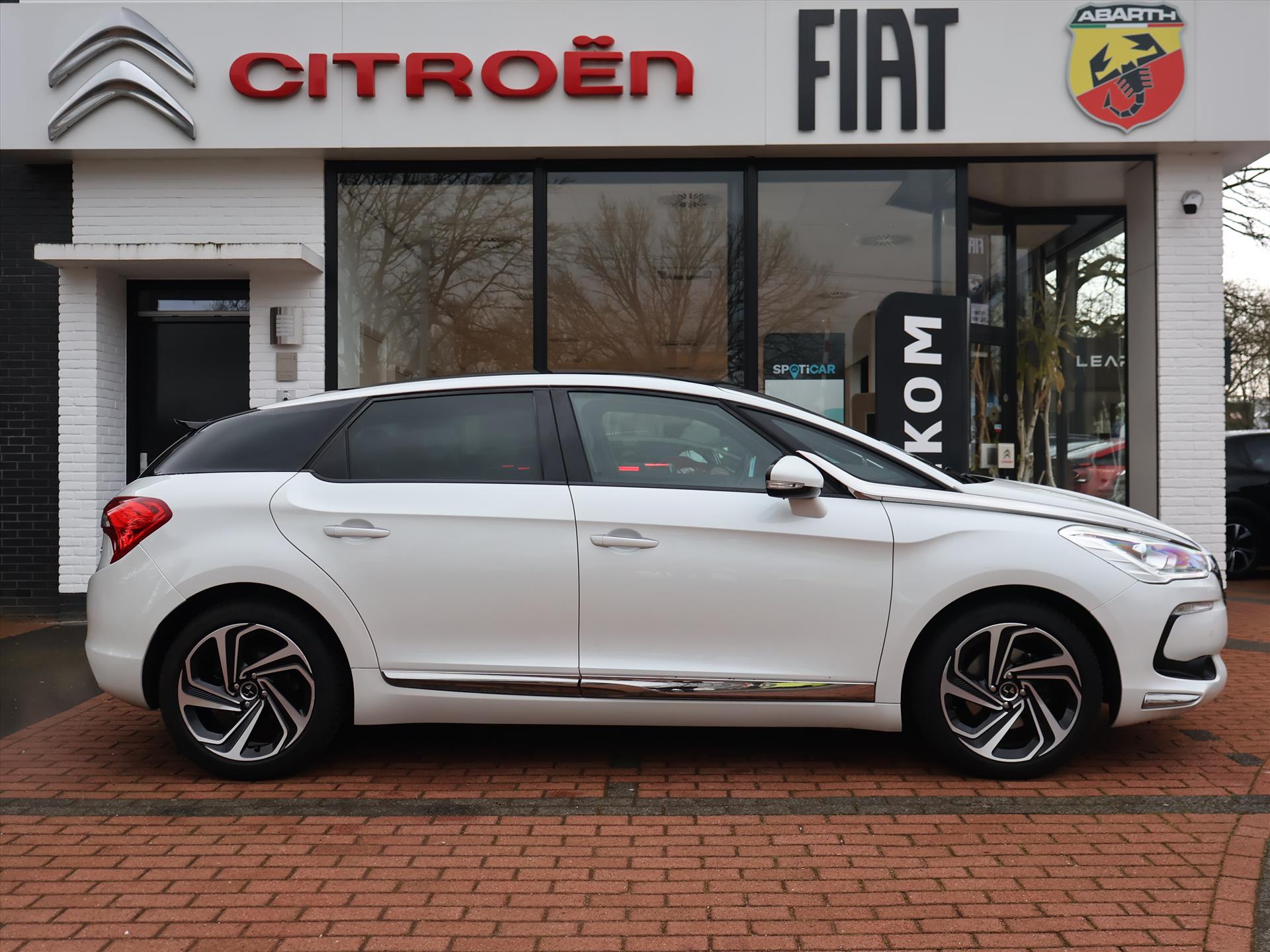 DS DS 5 THP 165PK S&S EAT6 Automaat Business Executive, Rijklaarprijs | Trekhaak afn. | Leder | Denon HiFi | HUD | Camera | Stoelverwarming - Afbeelding 3