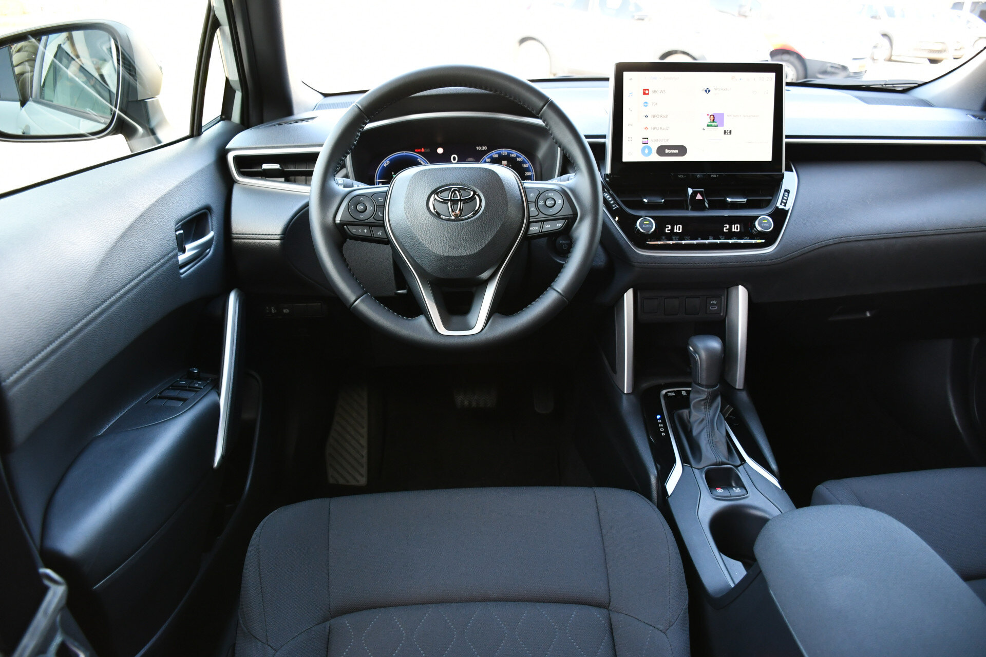 Toyota Corolla Cross Hybrid 140 Style Automaat 140pk - Afbeelding 2