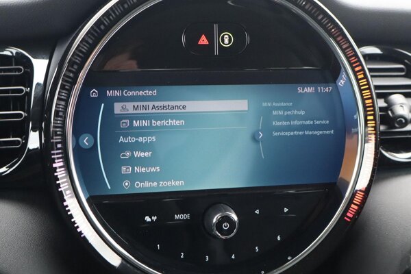 Apple Carplay/Android Auto Apple Carplay/Android Auto