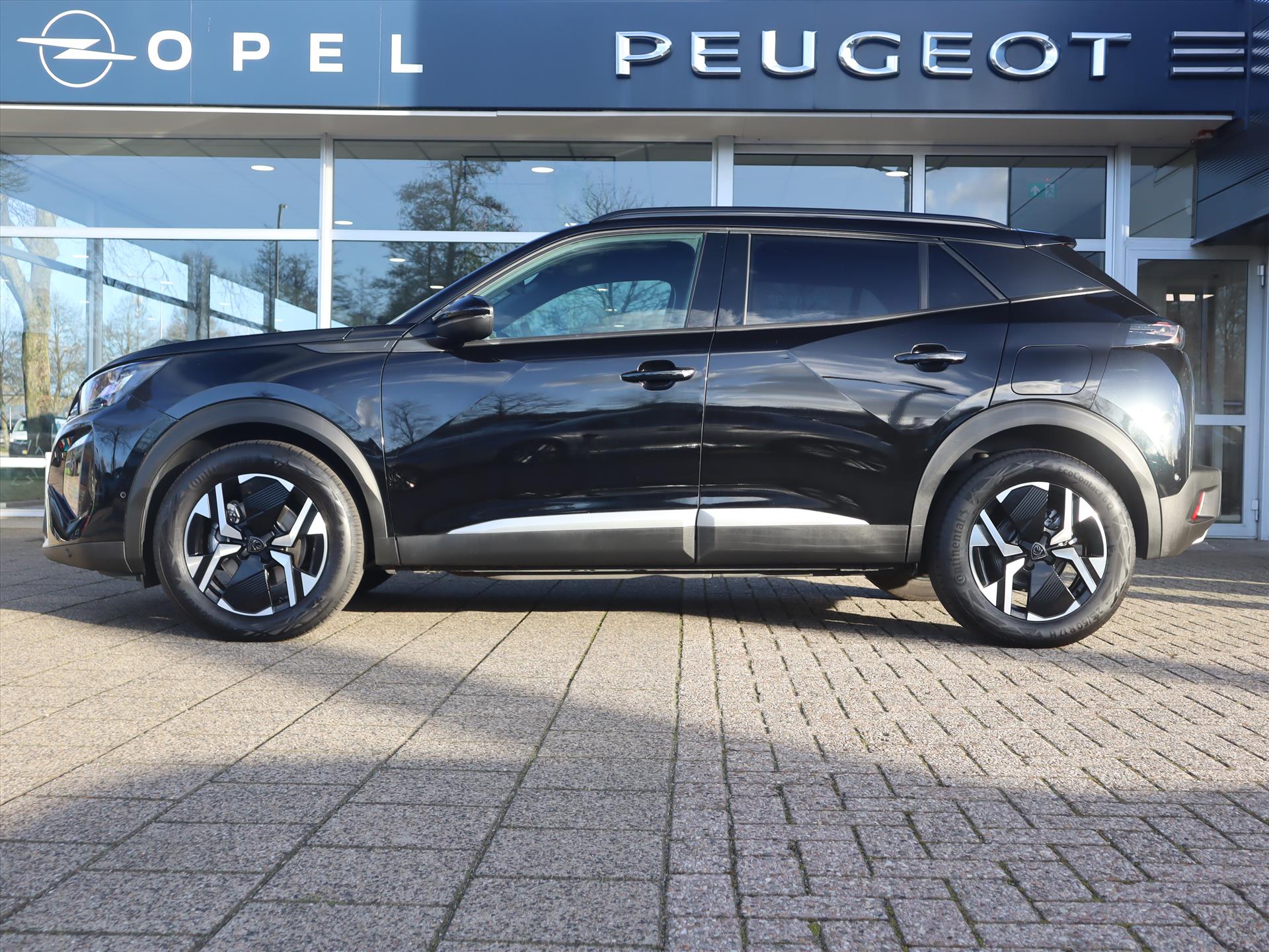 Peugeot 2008 SUV Allure Mild Hybride 145PK e-DCS6 Automaat, Rijklaarprijs, Navigatie 360° Camera Adaptieve Cruise Control DAB+ LED - Afbeelding 2