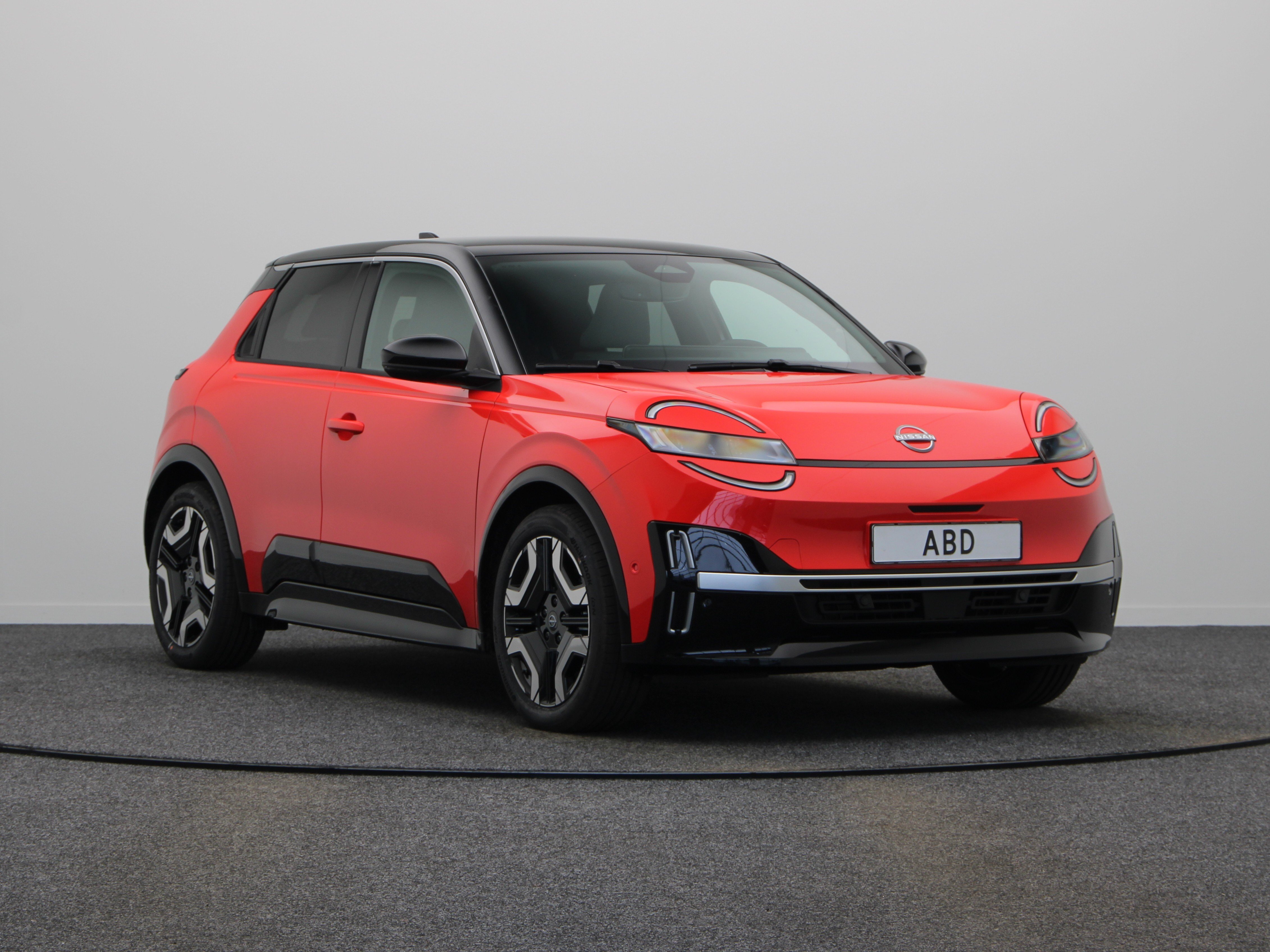 Nissan Micra Evolve + 18'' "Sport" lichtmetalen velgen + Interieur "Chill" 52 kWh