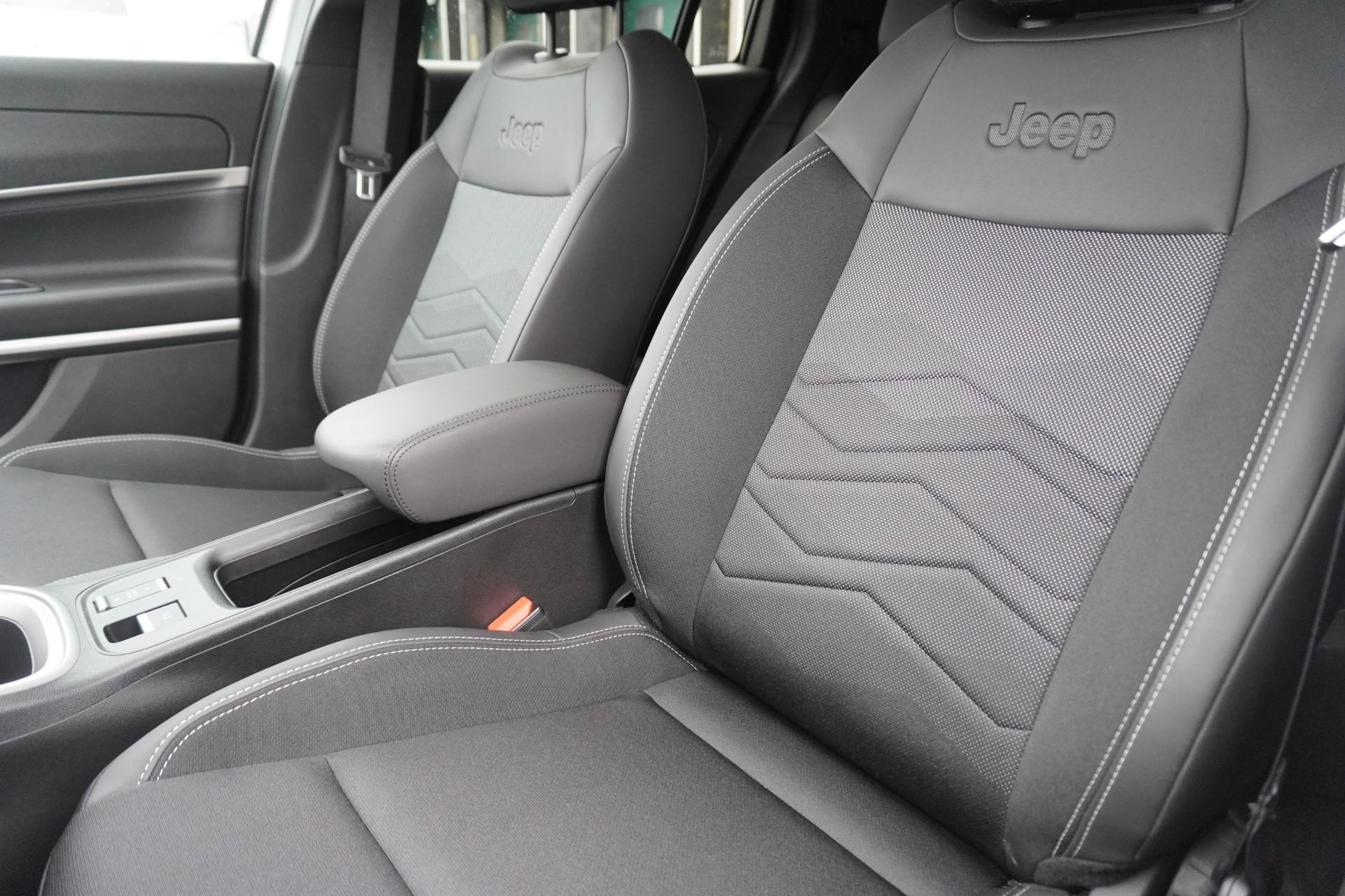 Jeep Avenger 1.2 e-Hybrid 110pk AUT Summit - Afbeelding 4