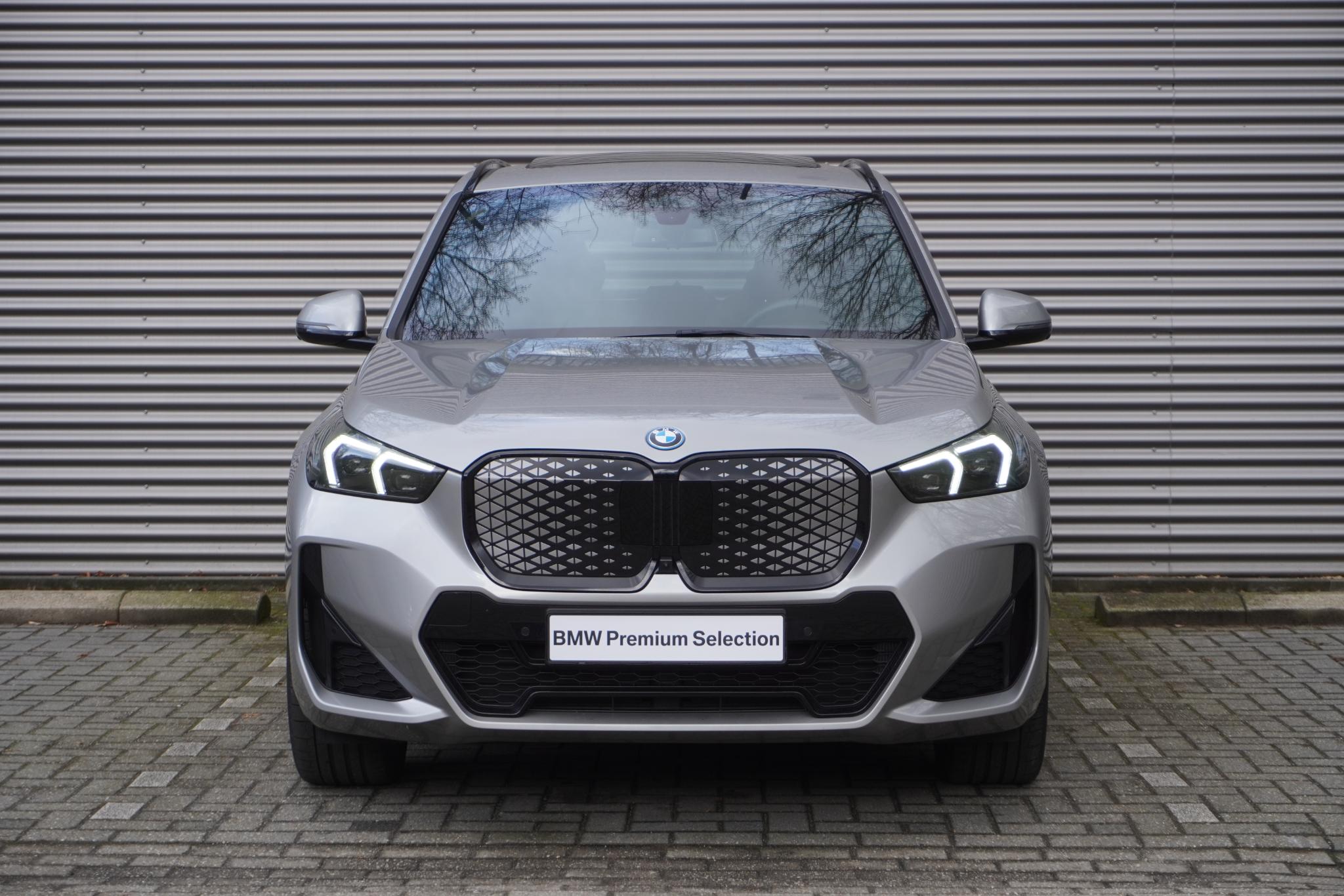 BMW iX1 eDrive20 - Afbeelding 2
