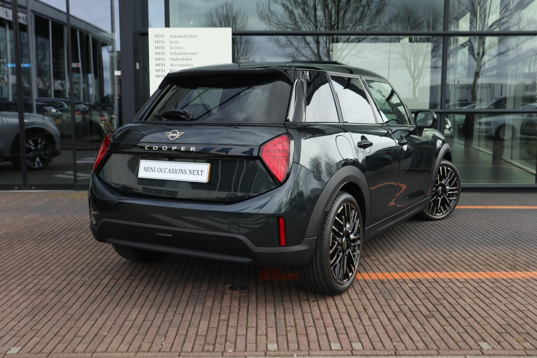 MINI 5-deurs Cooper C - Afbeelding 2