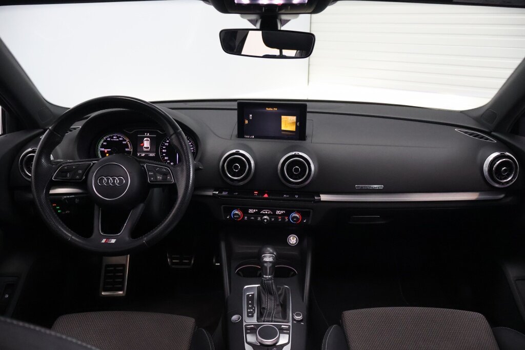 Audi A3 Sportback 1.4 e-tron Sport Plus+ 204pk | Panoramadak | S Line | Carplay - Afbeelding 2