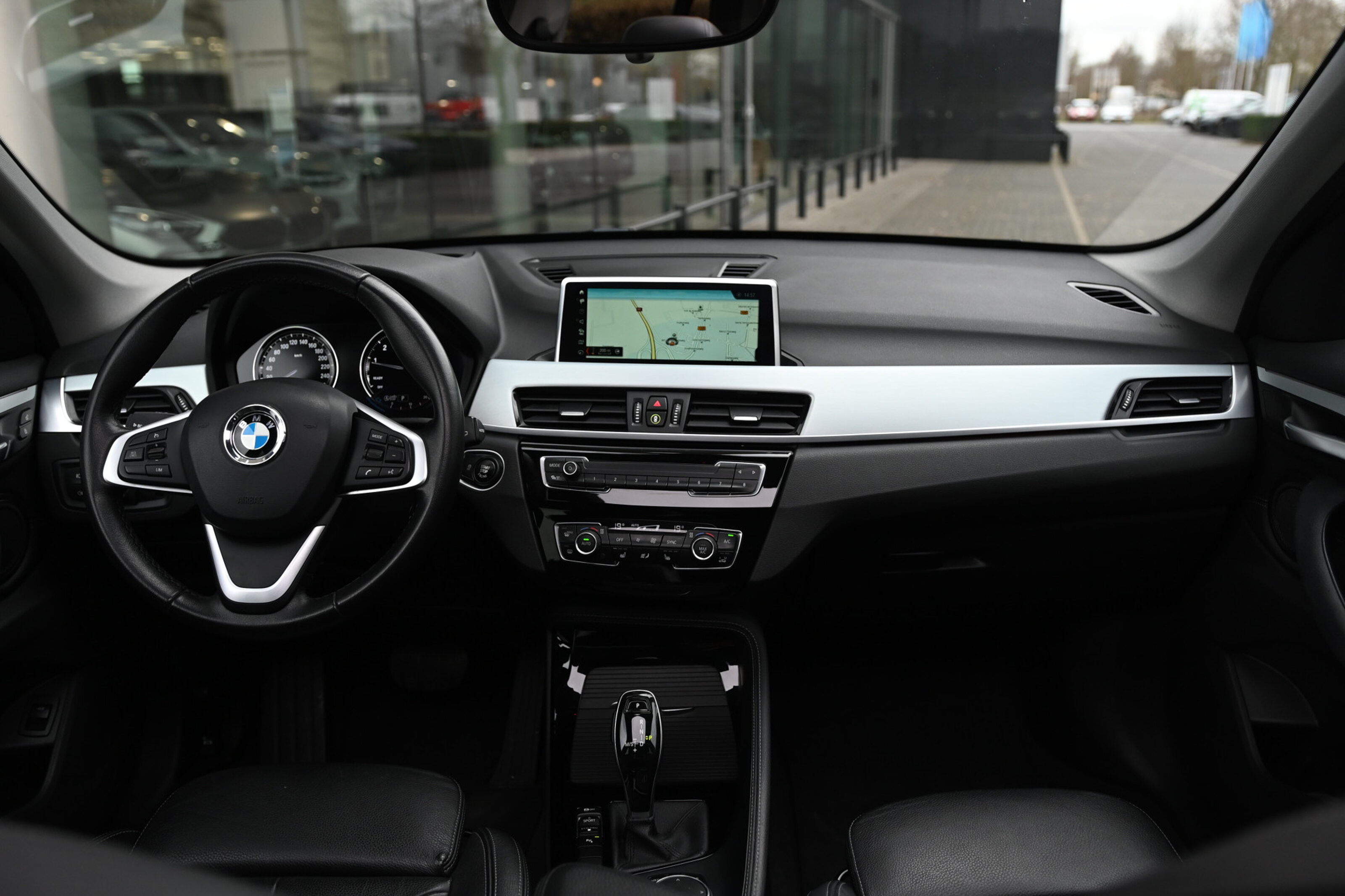 BMW X1 sDrive20i High Executive xLine Automaat